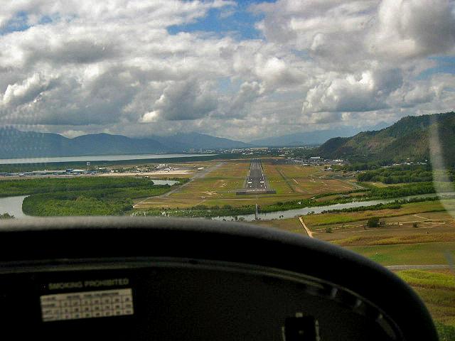 A 434 Atterrissage a Cairns.jpg